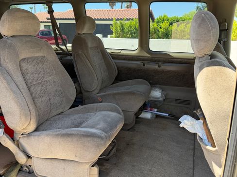 Used 2002 Chevrolet Express 1500 LT RWD image 9