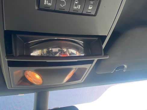 Used 2019 Dodge Grand Caravan SXT image 15