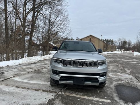 Used 2023 Jeep Grand Wagoneer Series II image 18