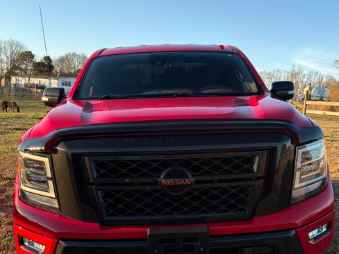 Used 2020 Nissan Titan PRO-4X w/ Pro-4x Utility Package image 4