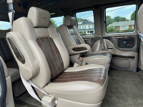 Used 2014 GMC Savana 1500 RWD image 22