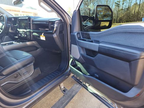 Used 2023 Ford F350 Lariat w/ Lariat Ultimate Package image 19