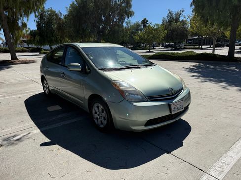 Used 2007 Toyota Prius Touring FWD image 2