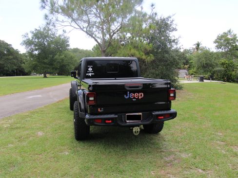 Used 2020 Jeep Gladiator Rubicon image 6