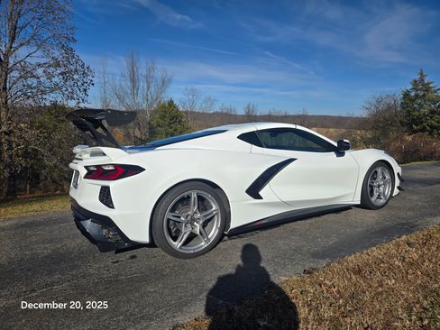 Used 2021 Chevrolet Corvette Stingray Coupe w/ Z51 Performance Package image 5