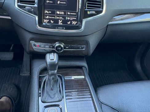 Used 2018 Volvo XC90 T6 Momentum w/ Momentum Plus Package image 16