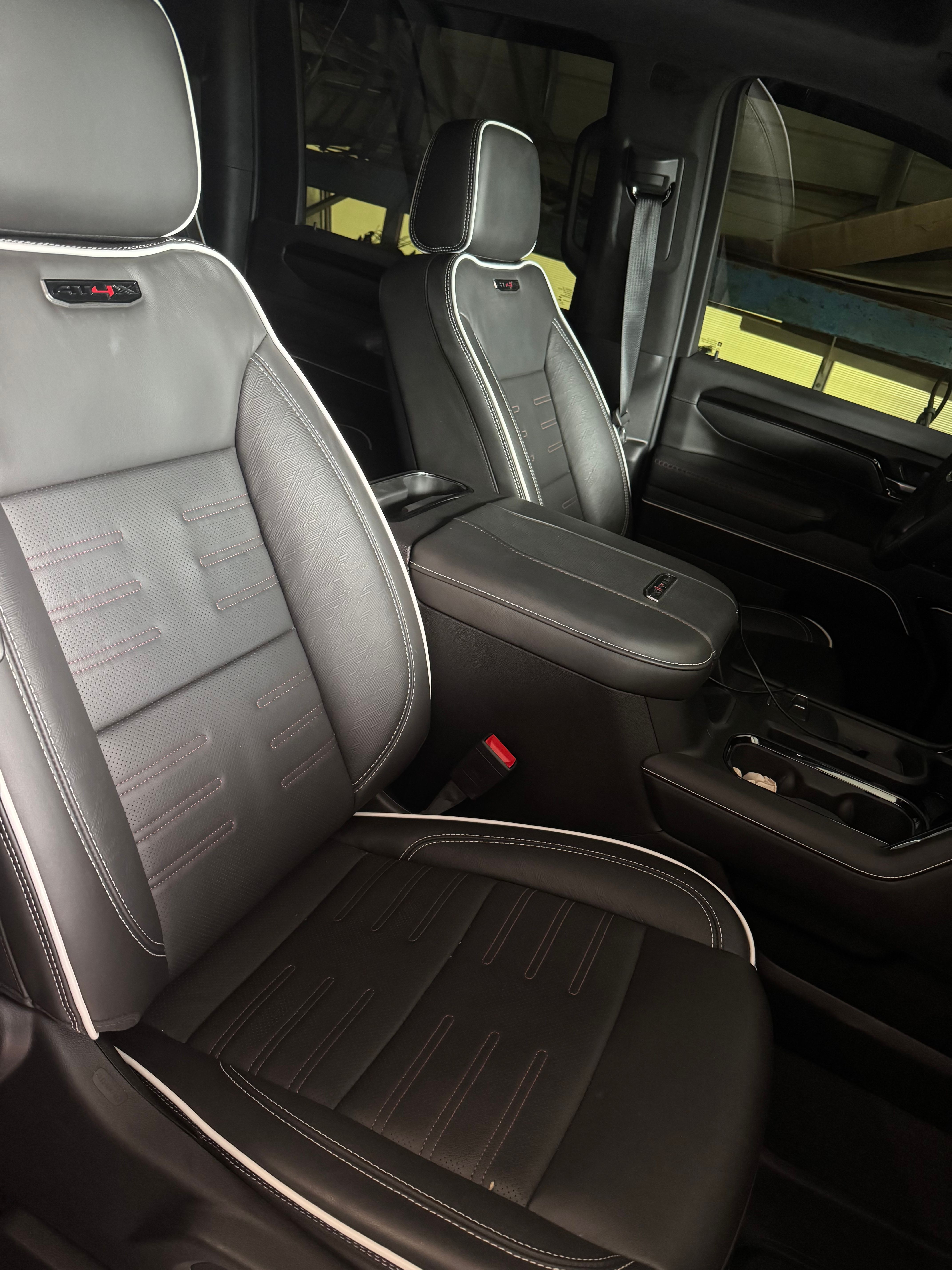 Used 2026 GMC Sierra 2500 AT4X AWD/4WD image 2