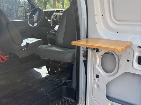 Used 2014 Ford E-250 and Econoline 250 Extended RWD image 5