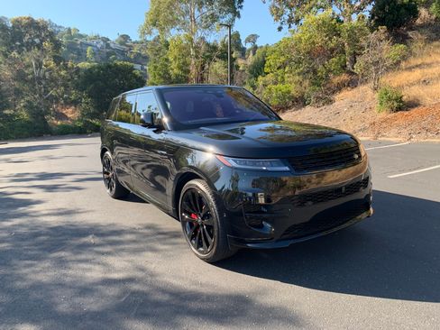 Used 2023 Land Rover Range Rover Sport First Edition image 4