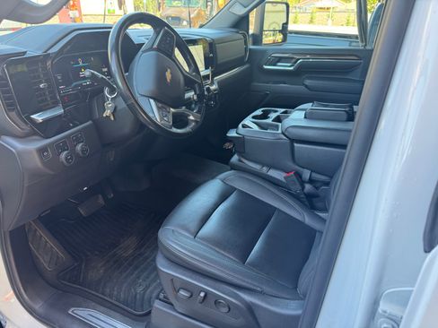 Used 2024 Chevrolet Silverado 2500 LT w/ All Star Edition AWD/4WD image 8