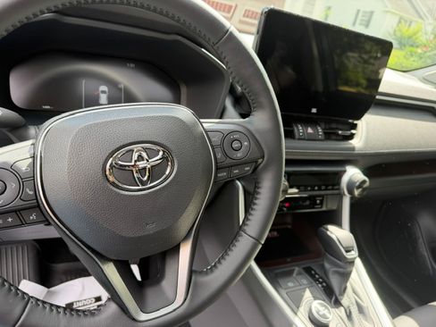 Used 2025 Toyota RAV4 Limited w/ Advanced Technology Package AWD/4WD image 16