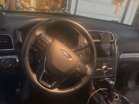 Used 2019 Ford Explorer Sport w/ Equipment Group 401A AWD/4WD image 9