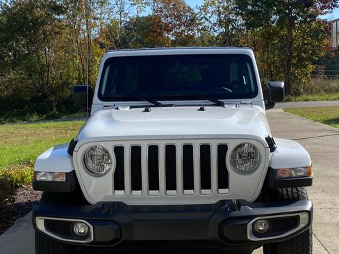 Used 2021 Jeep Wrangler Unlimited Sahara AWD/4WD image 4