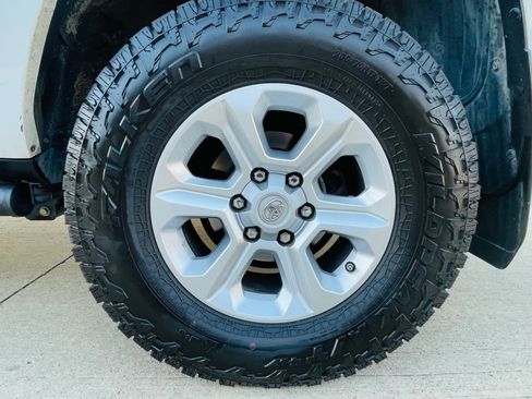 Used 2014 Toyota 4Runner SR5 image 28