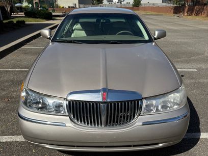 Used 2001 Lincoln Town Car Executive