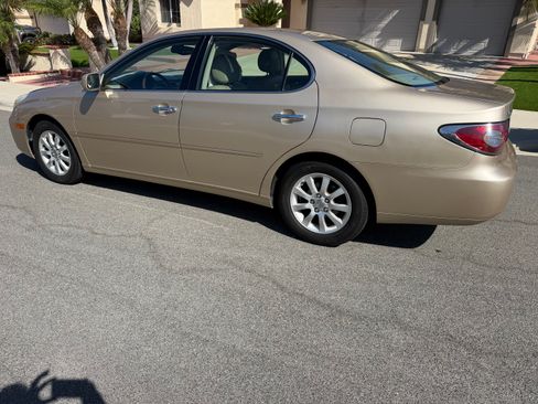 Used 2003 Lexus ES 330 w/ Premium Pkg FWD image 5