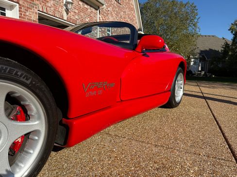 Used 1997 Dodge Viper RT/10 image 4