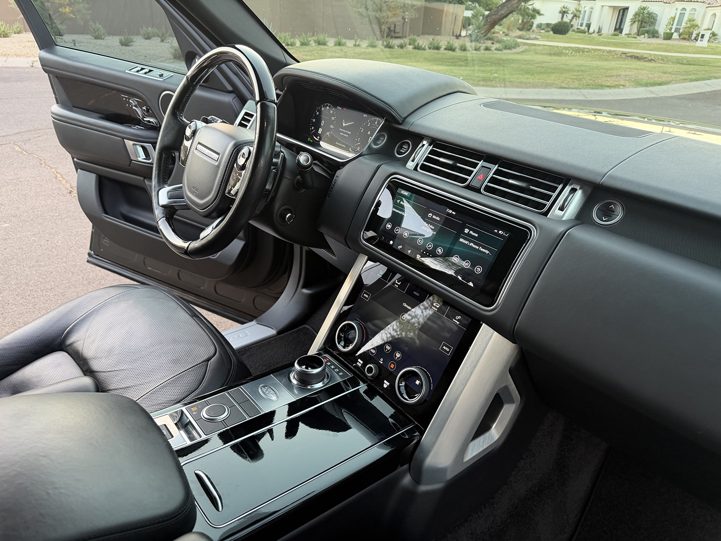 Used 2018 Land Rover Range Rover Supercharged AWD/4WD image 19