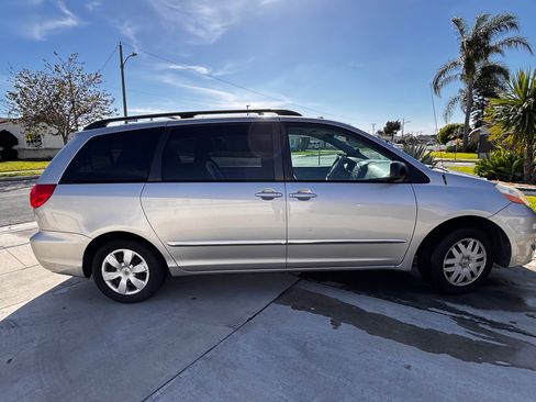 Used 2009 Toyota Sienna LE image 6