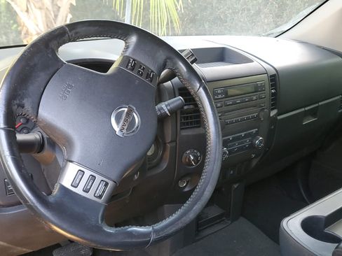 Used 2008 Nissan Titan SE image 9