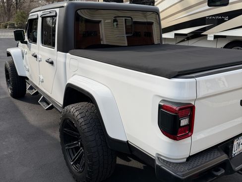 Used 2021 Jeep Gladiator Sport image 6