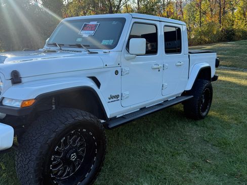 Used 2021 Jeep Gladiator Overland w/ Popular Equipment Package image 4