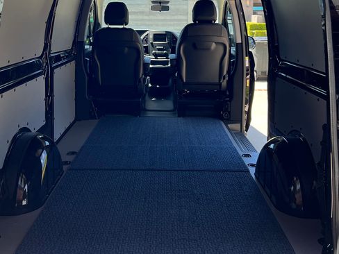 Used 2021 Mercedes-Benz Metris image 10