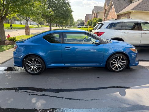 Used 2015 Scion tC FWD image 6