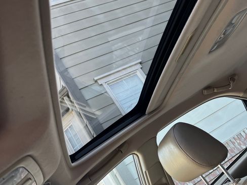 Used 2004 Toyota Camry XLE image 9