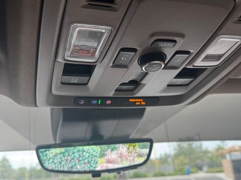 Used 2025 GMC Yukon XL Denali w/ Denali Reserve Package image 14