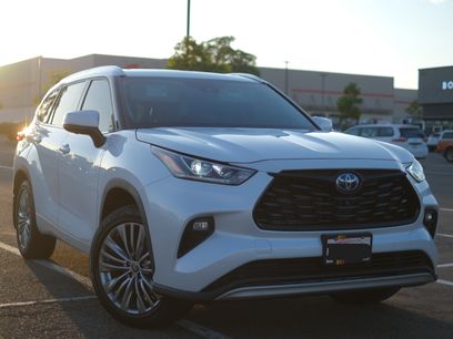 Used 2023 Toyota Highlander Platinum