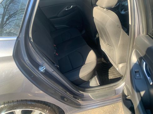 Used 2018 Hyundai Elantra GT image 5