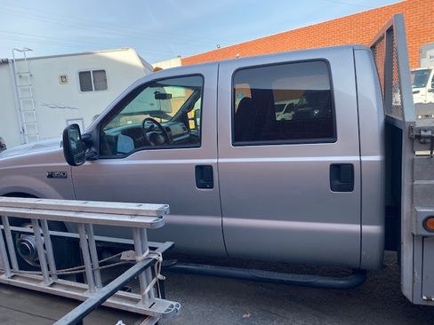 Used 2001 Ford F350 2WD Crew Cab DRW Super Duty image 4