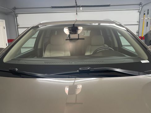 Used 2020 Buick Enclave Essence w/ Sound and Sites Package FWD image 10