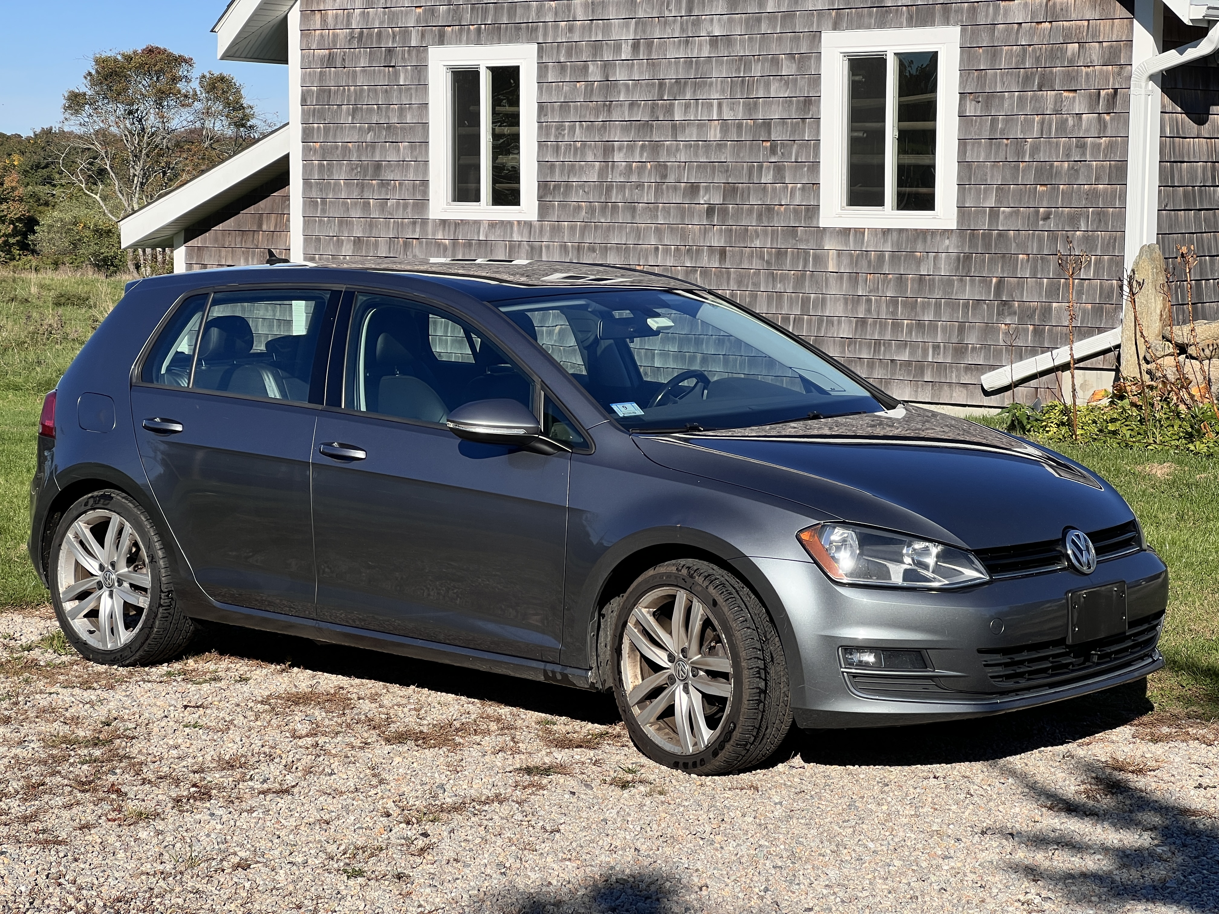 Used 2017 Volkswagen Golf SEL FWD image 2