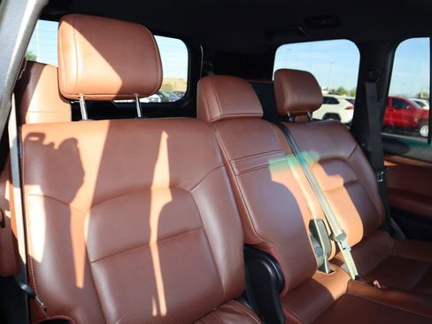 Used 2016 Toyota Land Cruiser image 16