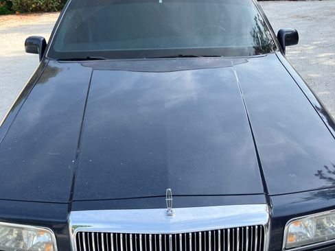 Used 1997 Lincoln Town Car Executive RWD image 11