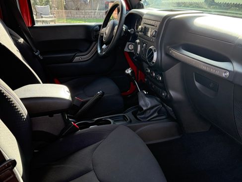 Used 2014 Jeep Wrangler Unlimited Sport w/ Quick Order Package 23S image 16