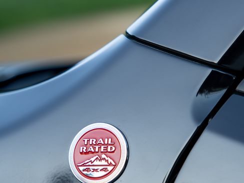 Used 2018 Jeep Renegade Trailhawk image 12