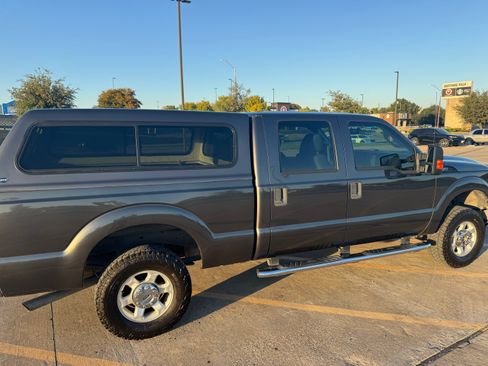 Used 2016 Ford F250 XL w/ Power Equipment Group image 4