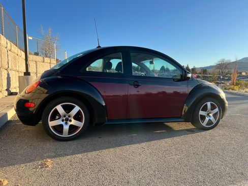 Used 2005 Volkswagen Beetle Bi-Color Edition image 5
