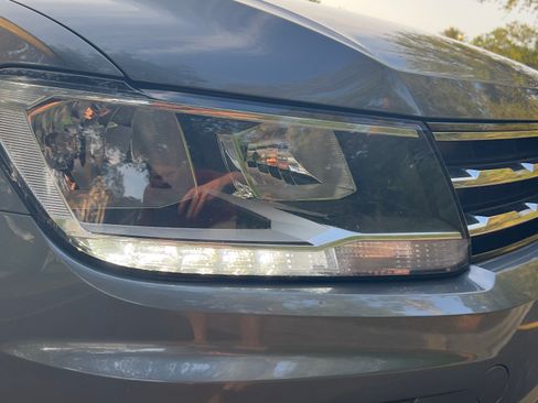 Used 2020 Volkswagen Tiguan SE w/ Panoramic Sunroof Package AWD/4WD image 29