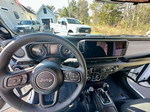 Used 2024 Jeep Wrangler Unlimited Sport image 9