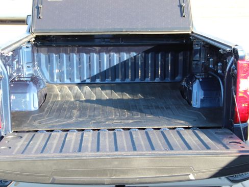 Used 2022 Chevrolet Silverado 1500 LT w/ Safety Package image 14