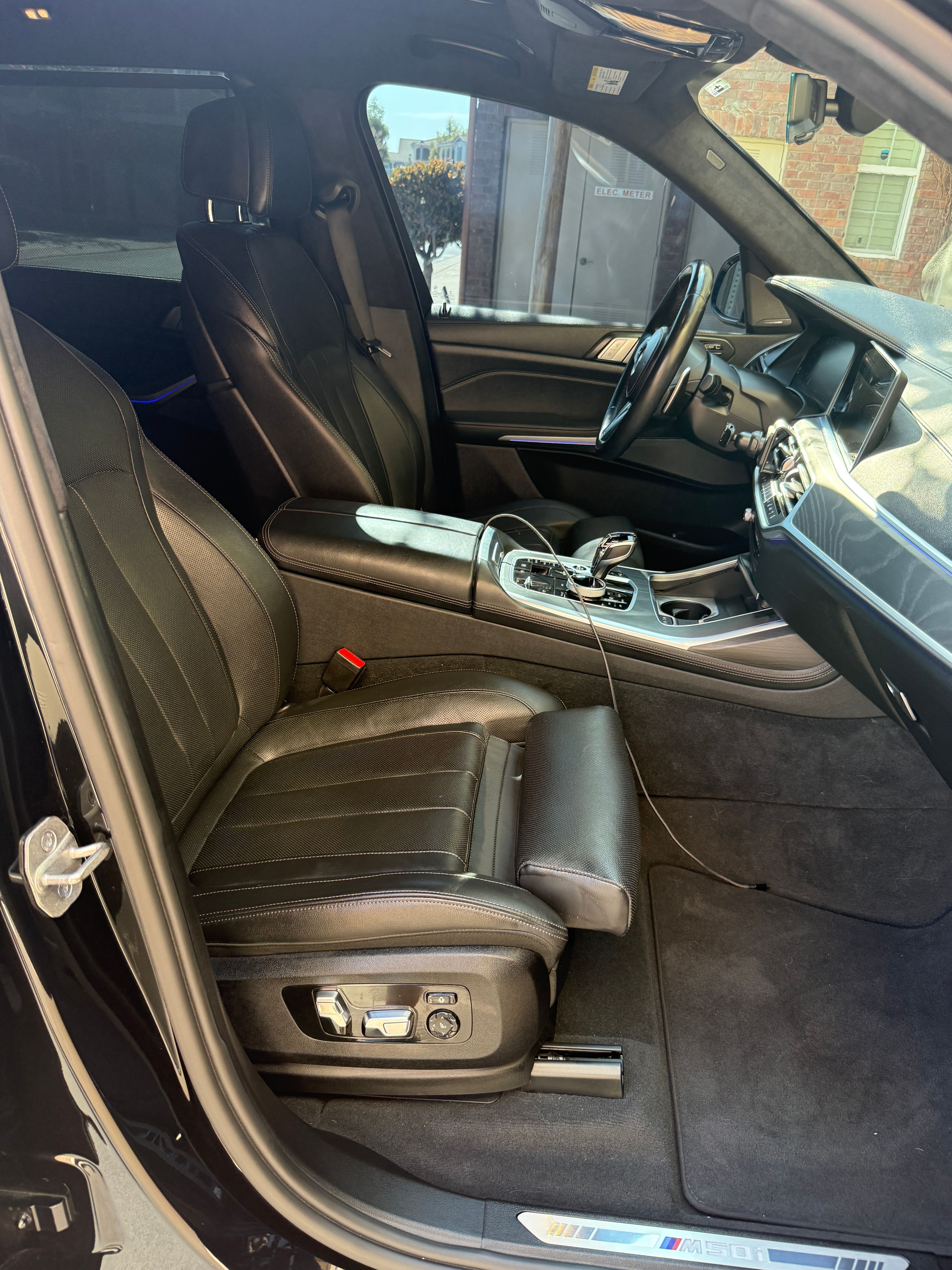 Used 2021 BMW X7 M50i w/ Dynamic Handling Package AWD/4WD image 31