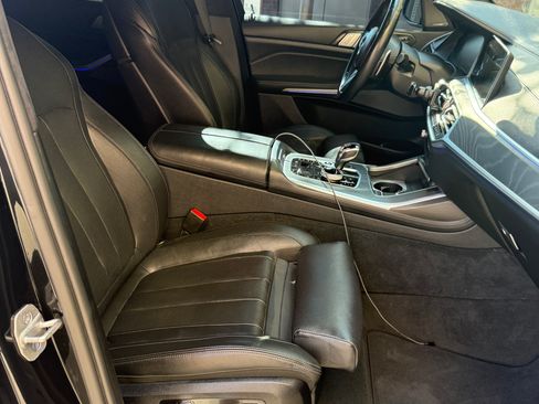 Used 2021 BMW X7 M50i w/ Dynamic Handling Package AWD/4WD image 31