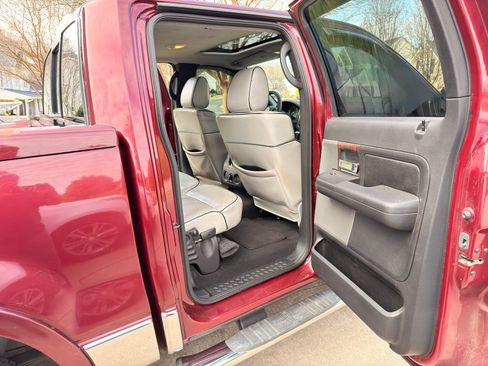 Used 2006 Lincoln Mark LT 4x4 image 13