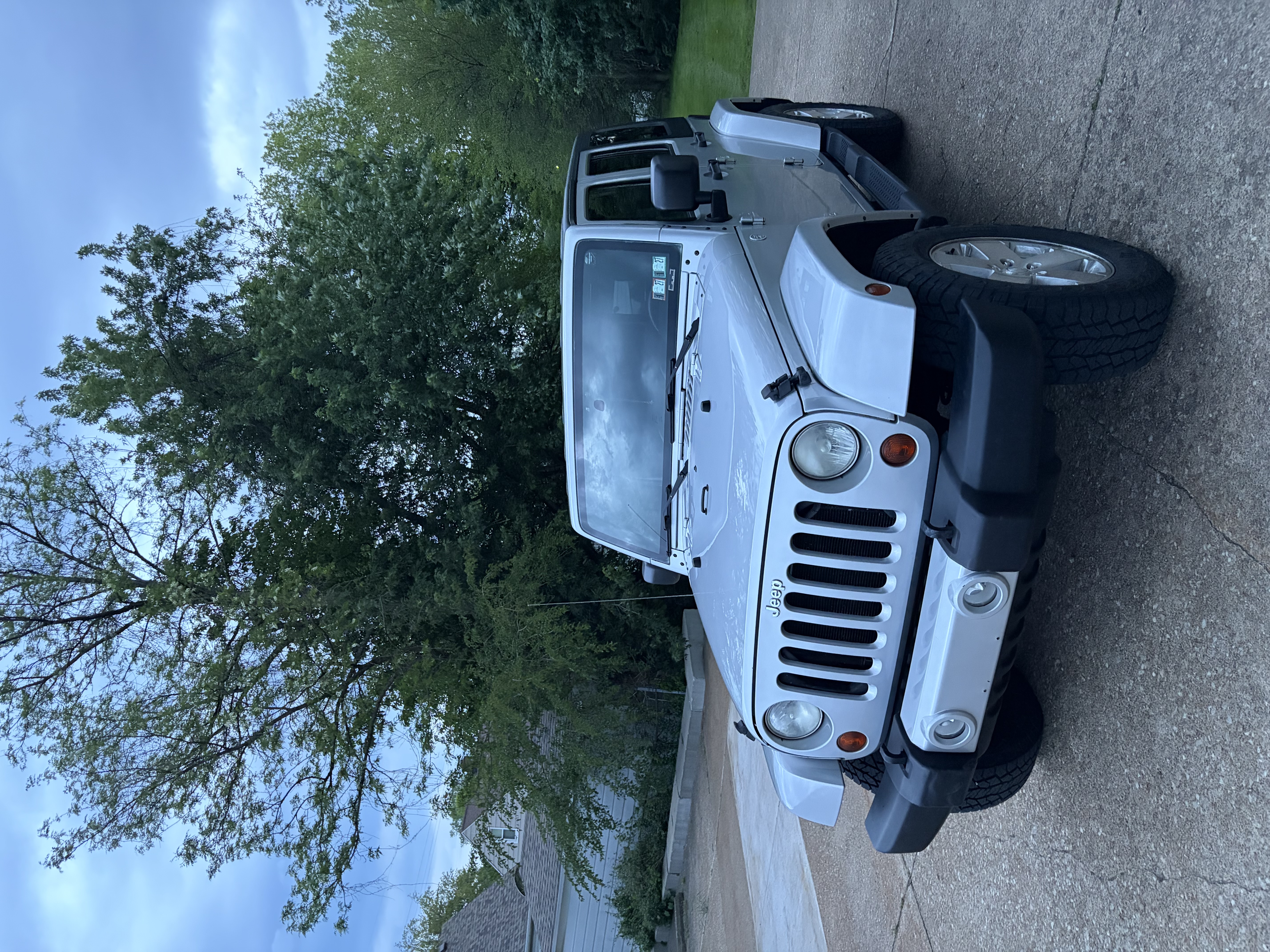Used 2010 Jeep Wrangler Unlimited Sahara w/ Dual Top Group AWD/4WD image 1
