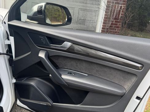 Used 2018 Audi SQ5 Prestige w/ Prestige Package image 19