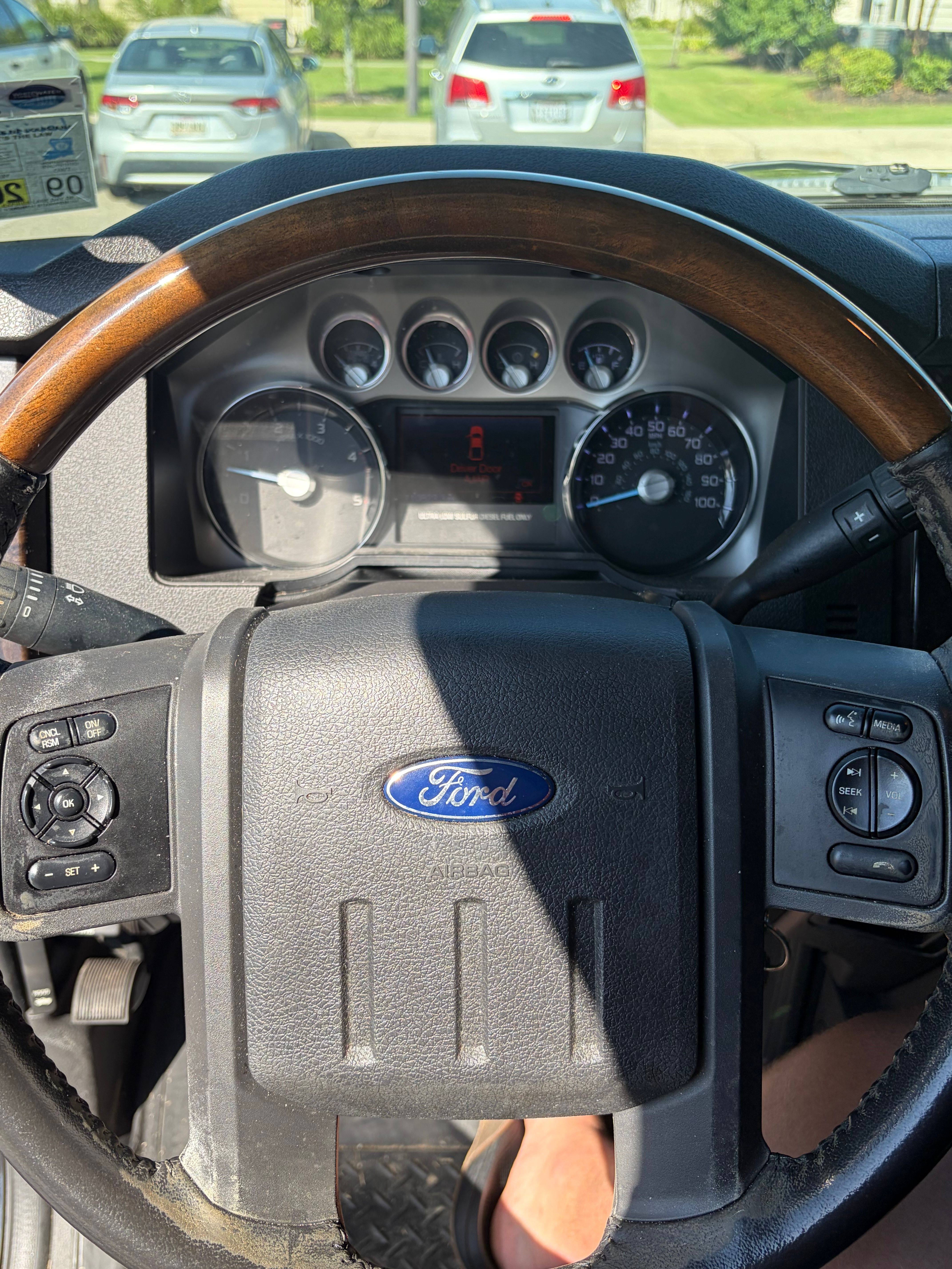 Used 2013 Ford F250 Platinum w/ FX4 Off Road Pkg AWD/4WD image 12